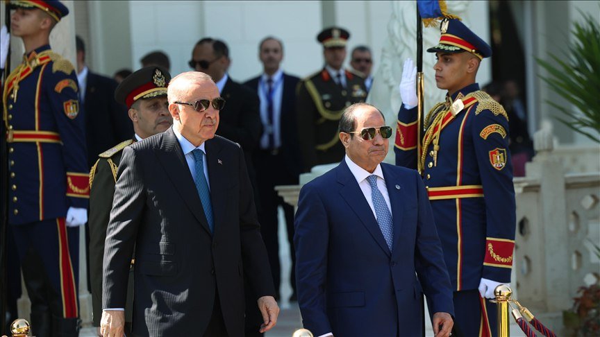 أردوغان يدعو لتعزيز التعاون بين تركيا ومصر
