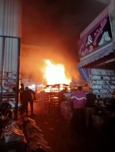 حريق في المرج يلتهم عشرات المحلات  وخسائر مليونية