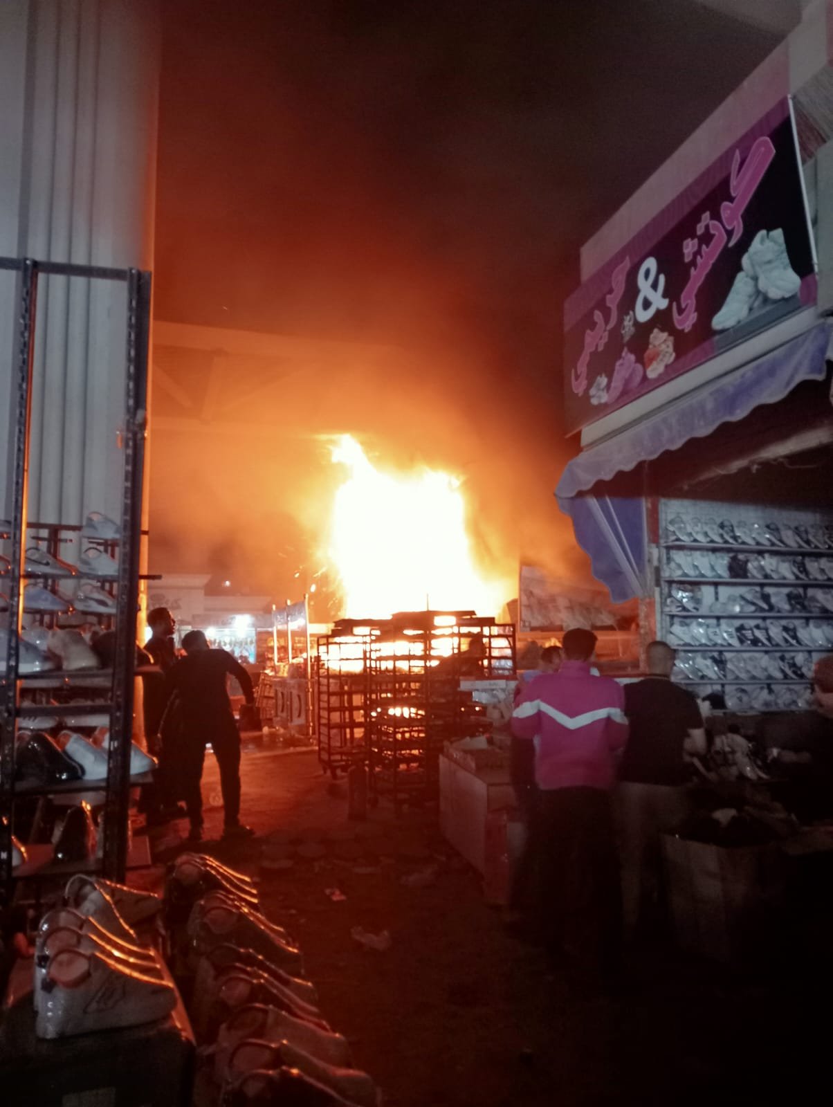 حريق في المرج يلتهم عشرات المحلات  وخسائر مليونية