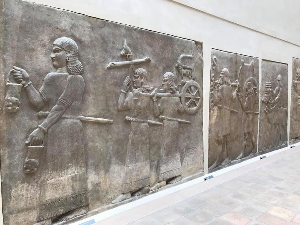 عولمة الآثار واختطاف العراق