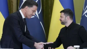 مقال للتليجراف: أفضل طريقة للدفاع عن أوروبا هزيمة روسيا