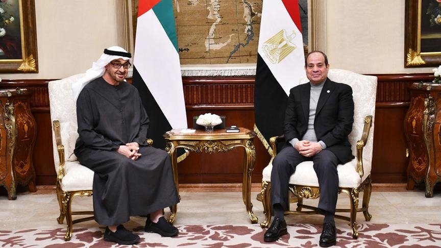 الرئيس المصري يتوجه إلى أبو ظبي ويلتقي نظيره الإماراتي