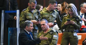 إسرائيل تقرر توسيع وحدة لحماية ضباطها بالخارج