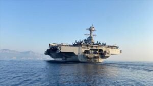 وسط التوتر مع إيران.. مدمرة أمريكية تعبر “جبل طارق” وتدخل المتوسط في طريقها إلى منطقة الشرق الأوسط