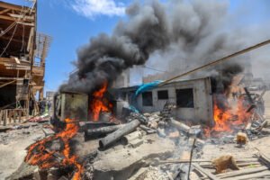 مسؤولون: مقتل 24 في قصف إسرائيلي في غزة