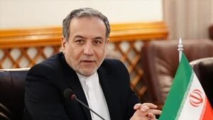 عراقجي: الرد الإيراني يستهدف القواعد الأمريكية لا دول المنطقة