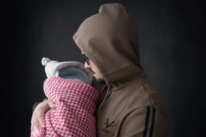 وفاء ورسالة وتحدّ شقيق أبو عبيدة يُسمّي مولوده الجديد حذيفة الكحلوت