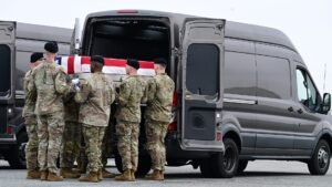 رقيب المشاه الأمريكي: قادتنا يتواطؤون مع إسرائيل