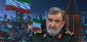 محسن رضائي: كل قواعد أمريكا تحت حصارنا