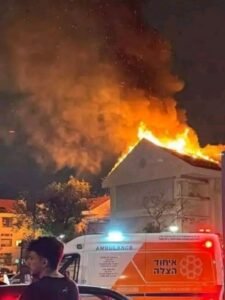 انفجارات مزلزلة في تل ابيب عقب قصفها من قِبَل حزب الله