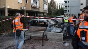 إصابة 6 إسرائيليين إثر سقوط شظايا صاروخ في تل أبيب