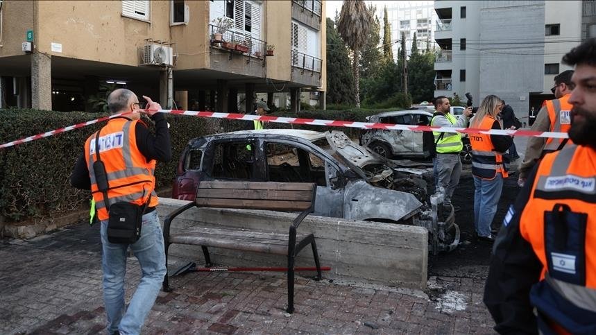 إصابة 6 إسرائيليين إثر سقوط شظايا صاروخ في تل أبيب