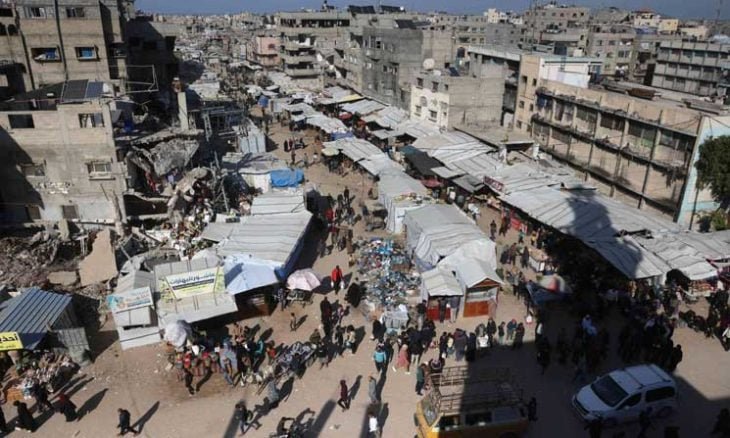 استشهاد فلسطيني وإصابة طفلته بقصف إسرائيلي جنوبي غزة