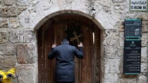 إسرائيل تمنع قادة الكنائس من دخول كنيسة القيامة في أحد الشعانين