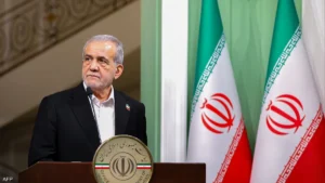 رئيس إيران يدعو لوقف فوري للعدوان الأمريكي الإسرائيلي