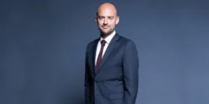 فرنسا تعلن رحلات لإجلاء مواطنيها العالقين في الشرق الأوسط بسبب الحرب على إيران