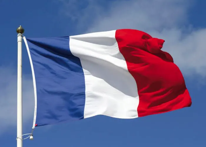 فرنسا تعزز وجودها العسكري في الشرق الأوسط