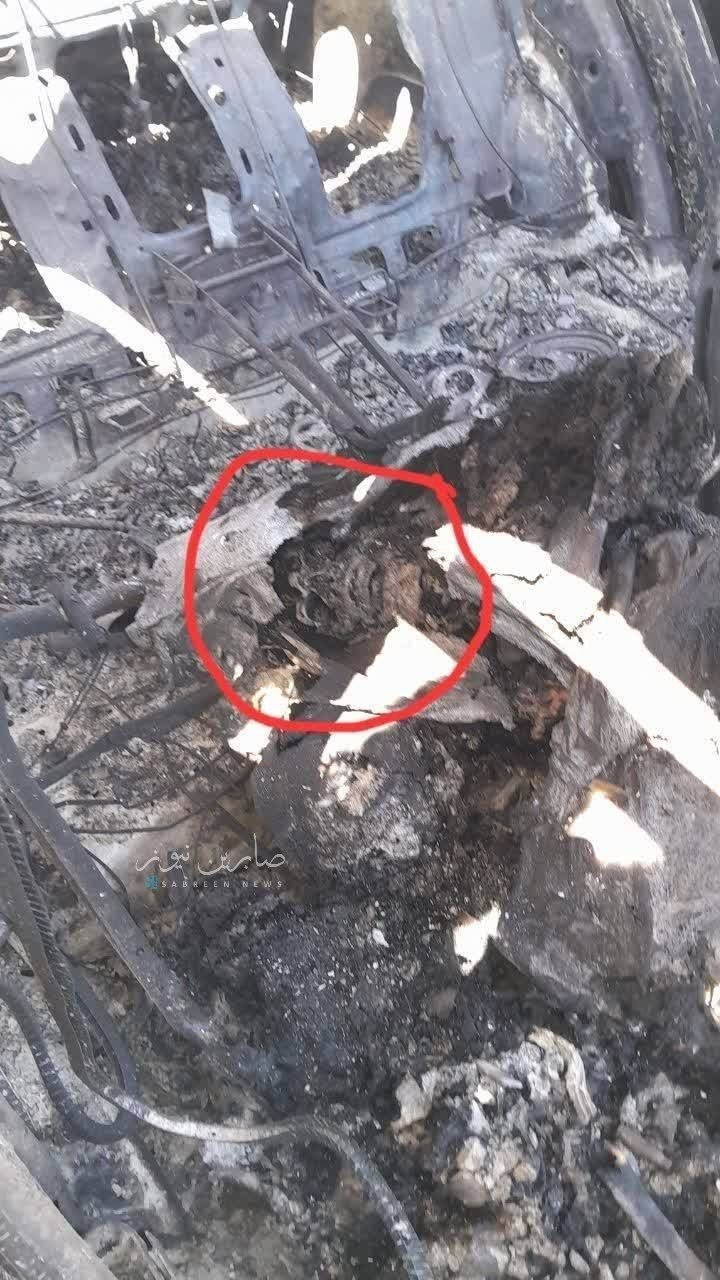 صورة منتشرة لجمجمة جندي أمريكا بين حطام طائرة محطمة 