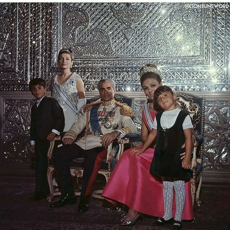 لقطة لعائلة شاه إيران قبل الثورة 