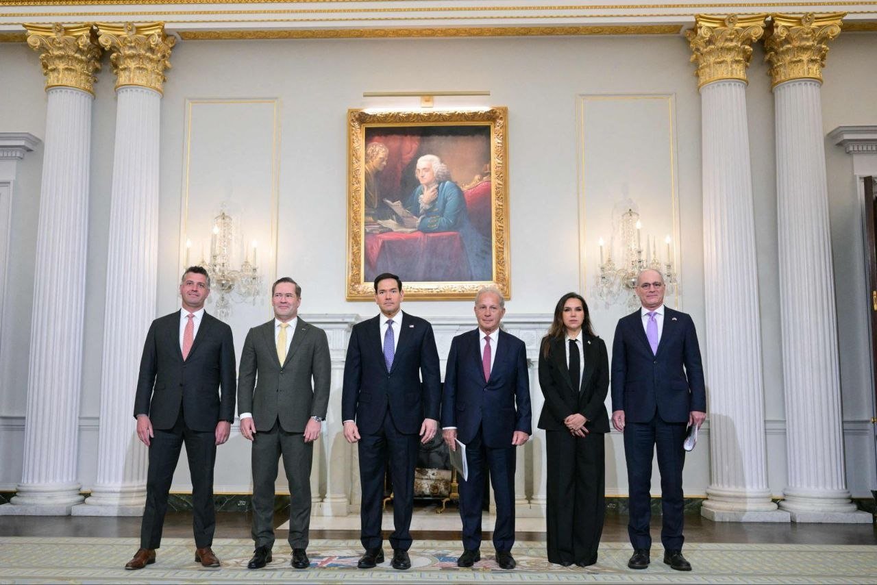 لقاء العار في واشنطن 