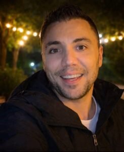 خالد علي يكتب: عقاب على الفرح