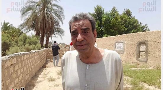 الكاتب الساخر صاحب النكهة الخاصة في كتاباته أنس دنقل 