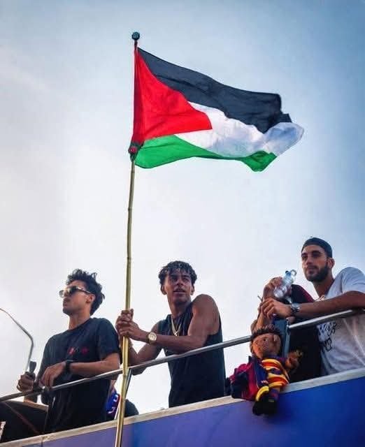 إسرائيل تحرض على لامين يامال لاعب برشلونة لرفعه علم فلسطين