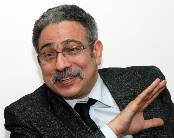 د. عماد أبو غازي المؤلف وزير الثقافة السابق 
