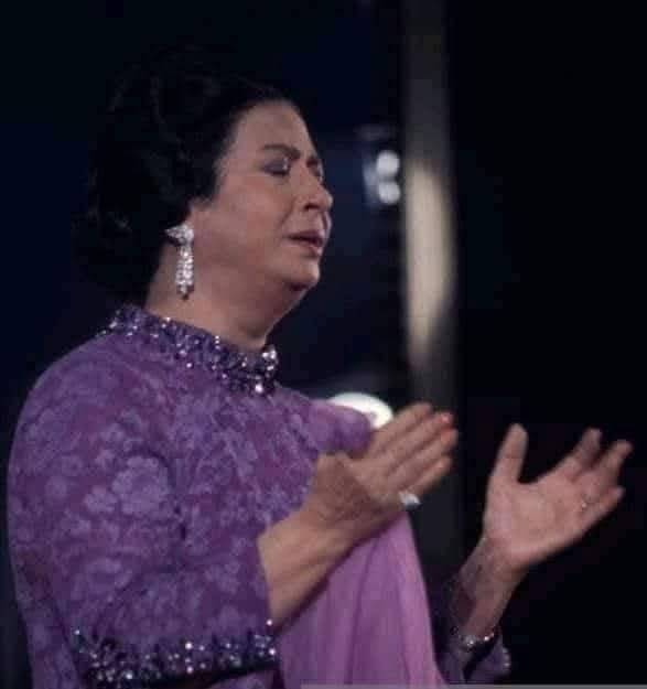 سيدة الغناء العربي أم كلثوم 