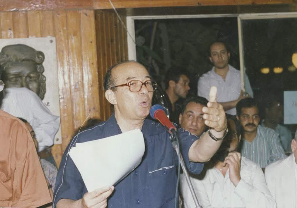 حسين عبد الرازق رئيس تحرير الأهالي في المؤتمر الذي استمر عاما 
