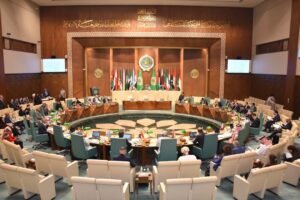 معصوم مرزوق يكتب: هل ينحاز الإمين العام للجامعة؟