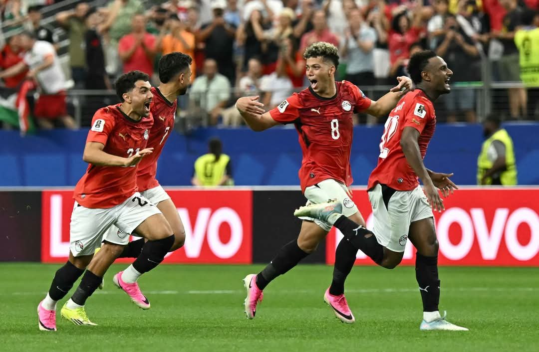 إمام عاشور وفرحة التأهل لدور ال 16 مع رفاقه