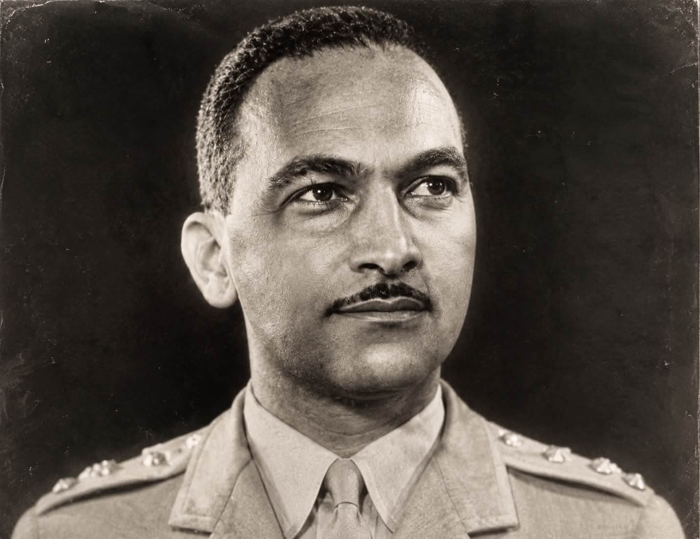 عزيز المصري 