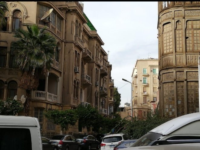 أحد الشوارع في جاردن سيتي 