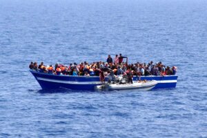 وفاة لاجئ فلسطيني ثالث في مركب اليونان ومناشدات لإعادة الجثامين وسط انتقادات للسفارة